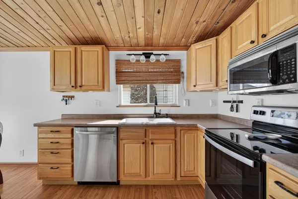 $529,900 | 11974 Bradley Drive, Jerome, MI 49249