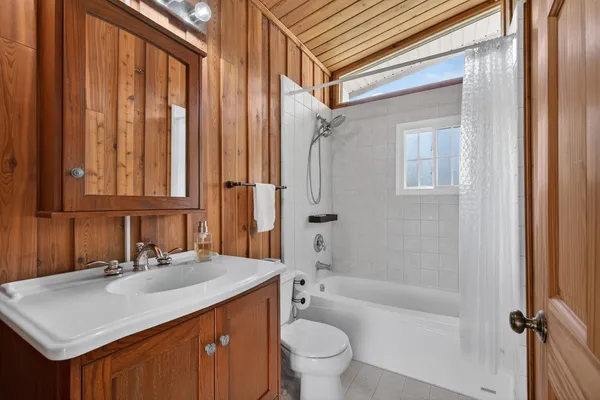 $529,900 | 11974 Bradley Drive, Jerome, MI 49249