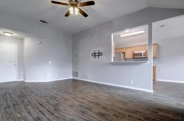 $1,995 | 351 Zebra Drive, Kyle, TX 78640