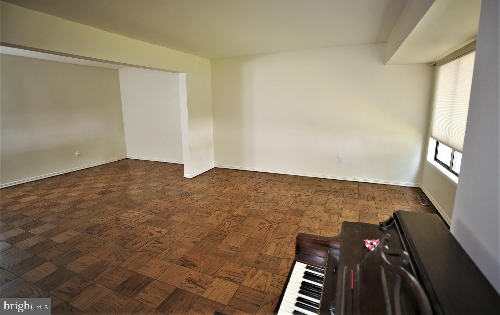 397 Bolton Road East Windsor, NJ 08520 - Photo 6 of 44 Gallery Image 6