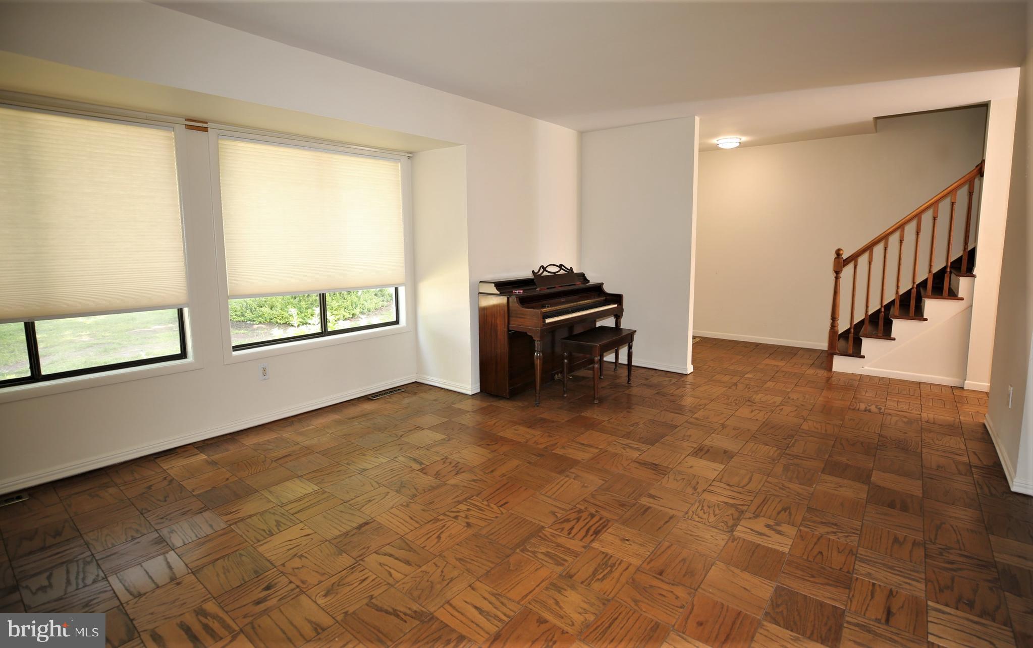 397 Bolton Road East Windsor, NJ 08520 - Photo 7 of 44 Gallery Image 7