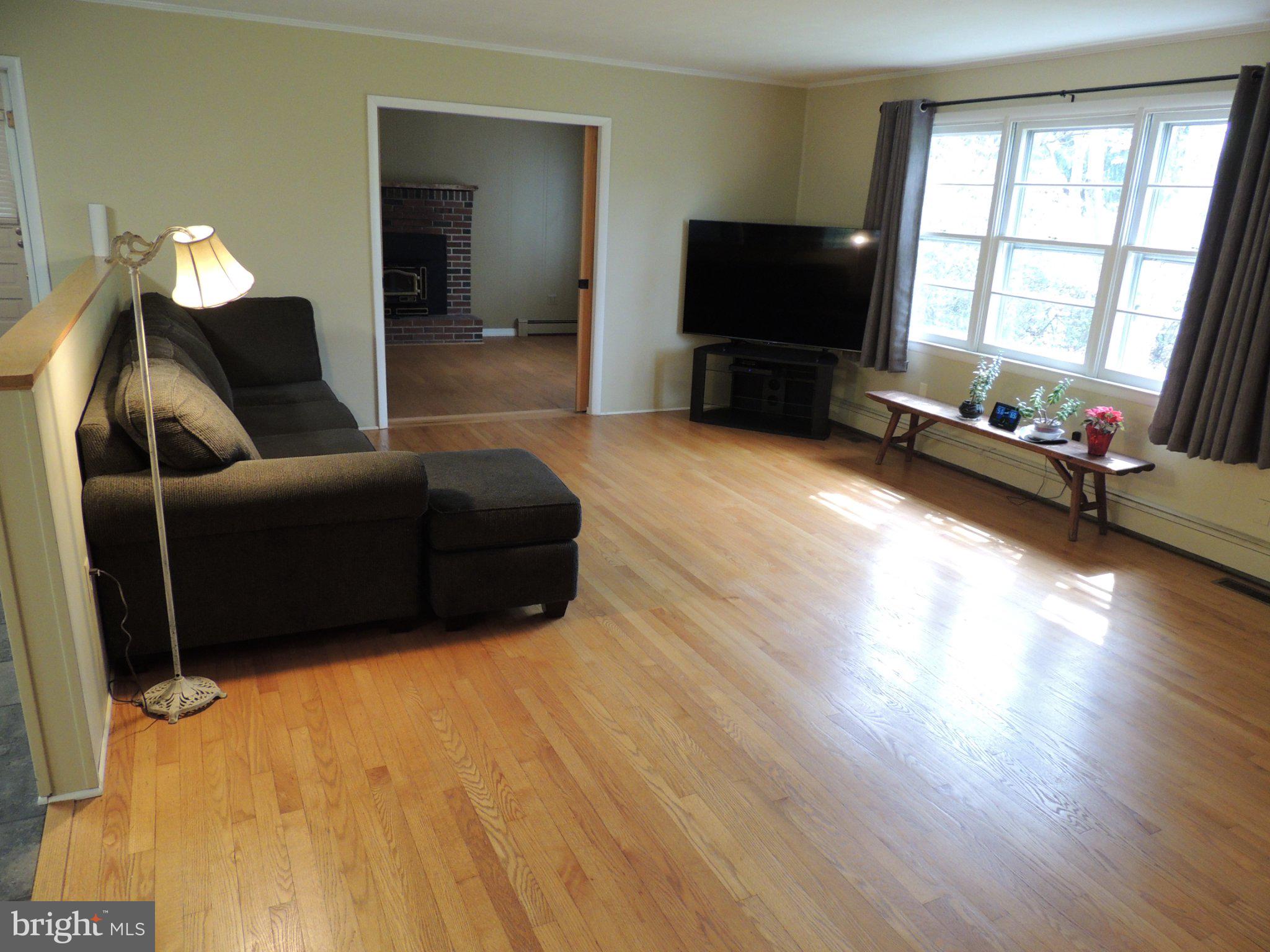 5838 Oklahoma Road Sykesville, MD 21784 - Photo 23 of 72 Spacious living area with natural light.