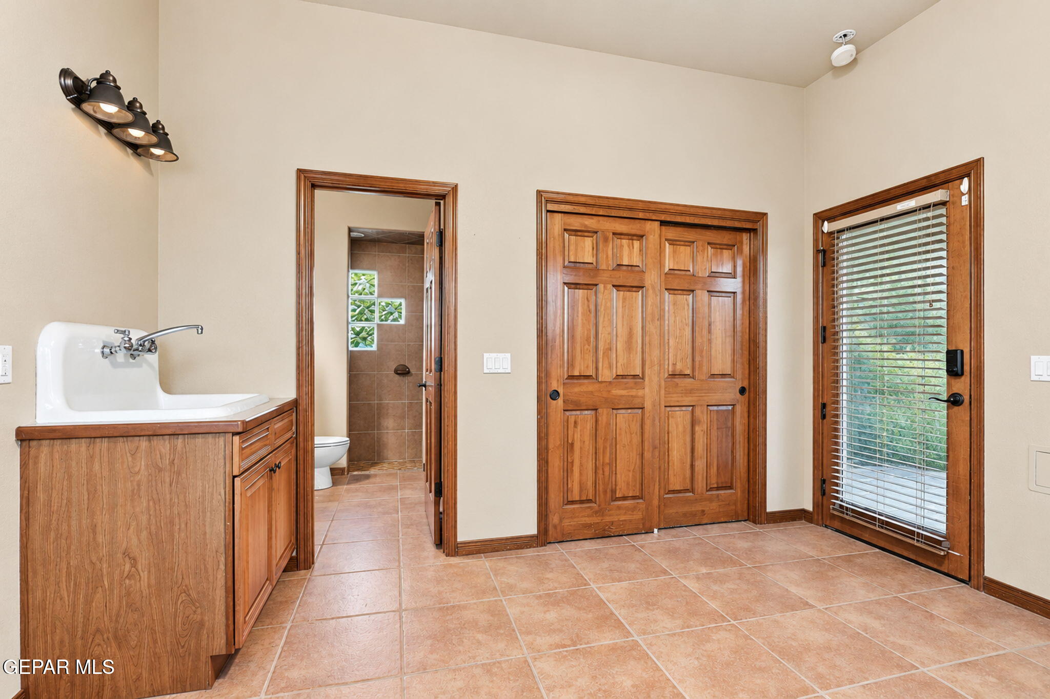 8175 Constitution Road Las Cruces, NM 88007 - Photo 59 of 102 Bathroom