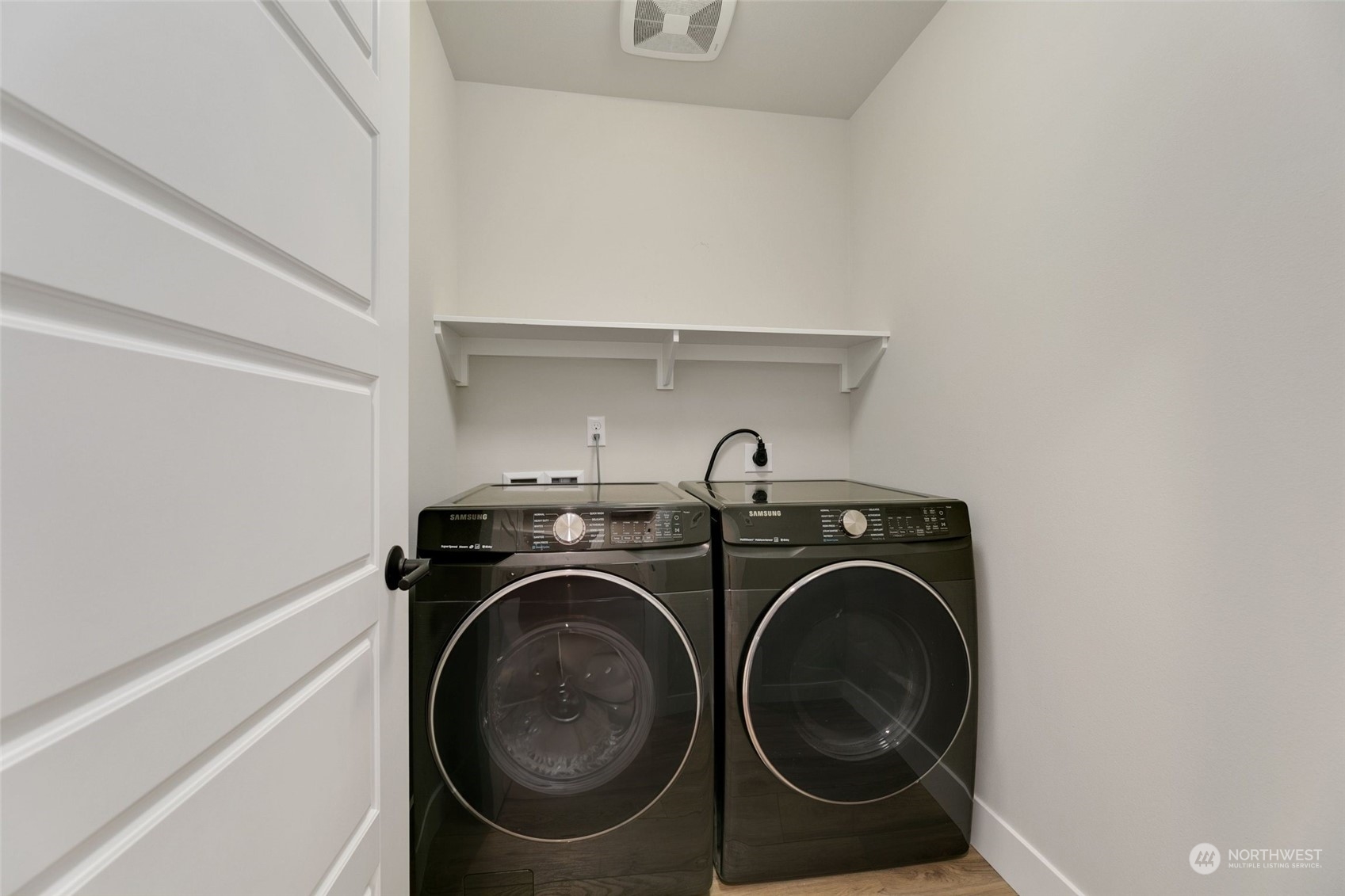 23626 5th Avenue Southeast, Unit C Bothell, WA 98021 - Photo 28 of 39 a utility room with dryer and washer