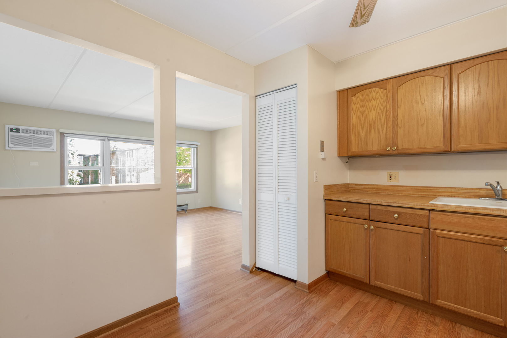 9907 West 58th Street, Unit 5 Countryside, IL 60525 - Photo 9 of 23