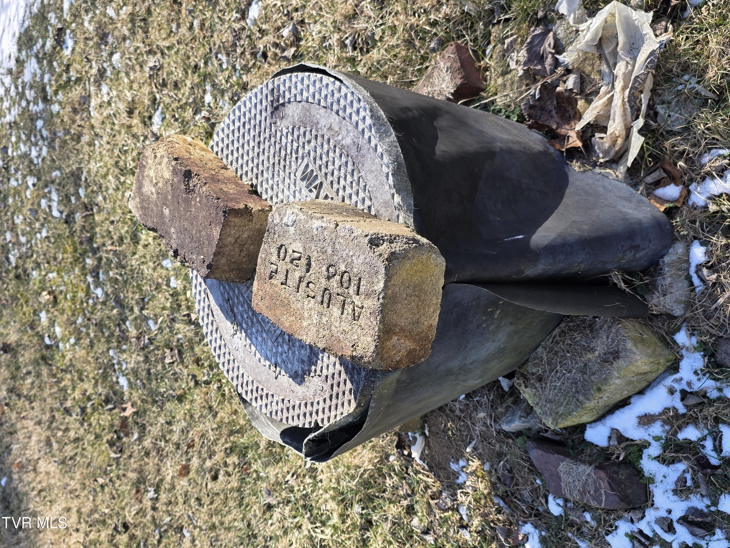 6793 Robinette Valley Road Duffield, VA 24244 - Photo 14 of 27 20260121_120055