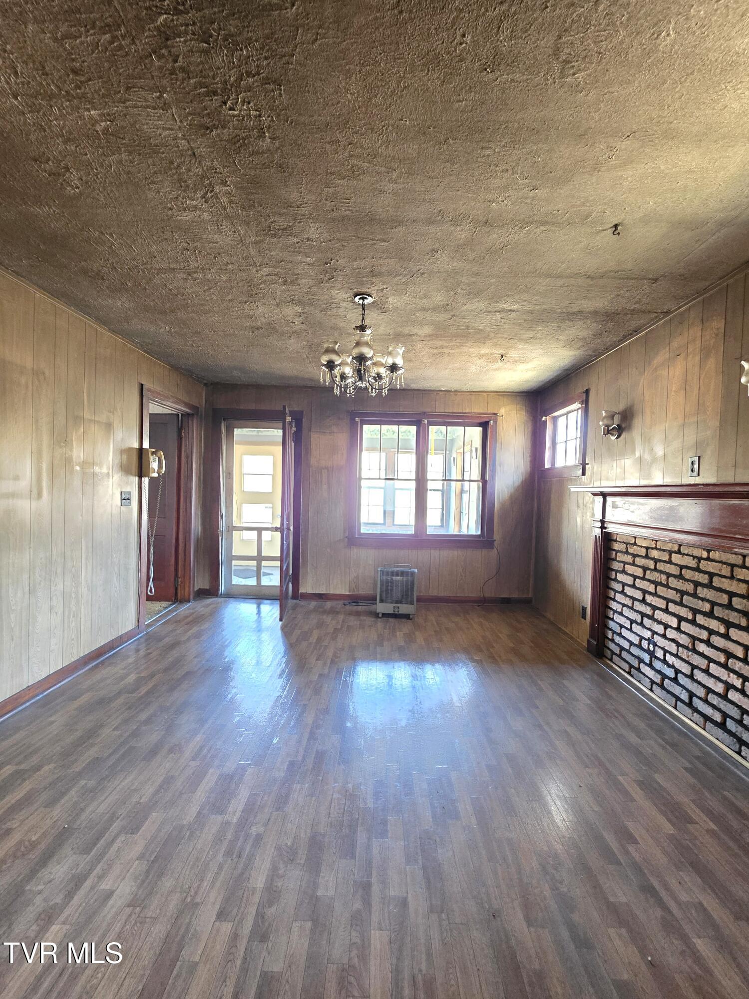 6793 Robinette Valley Road Duffield, VA 24244 - Photo 19 of 27 20260121_120633