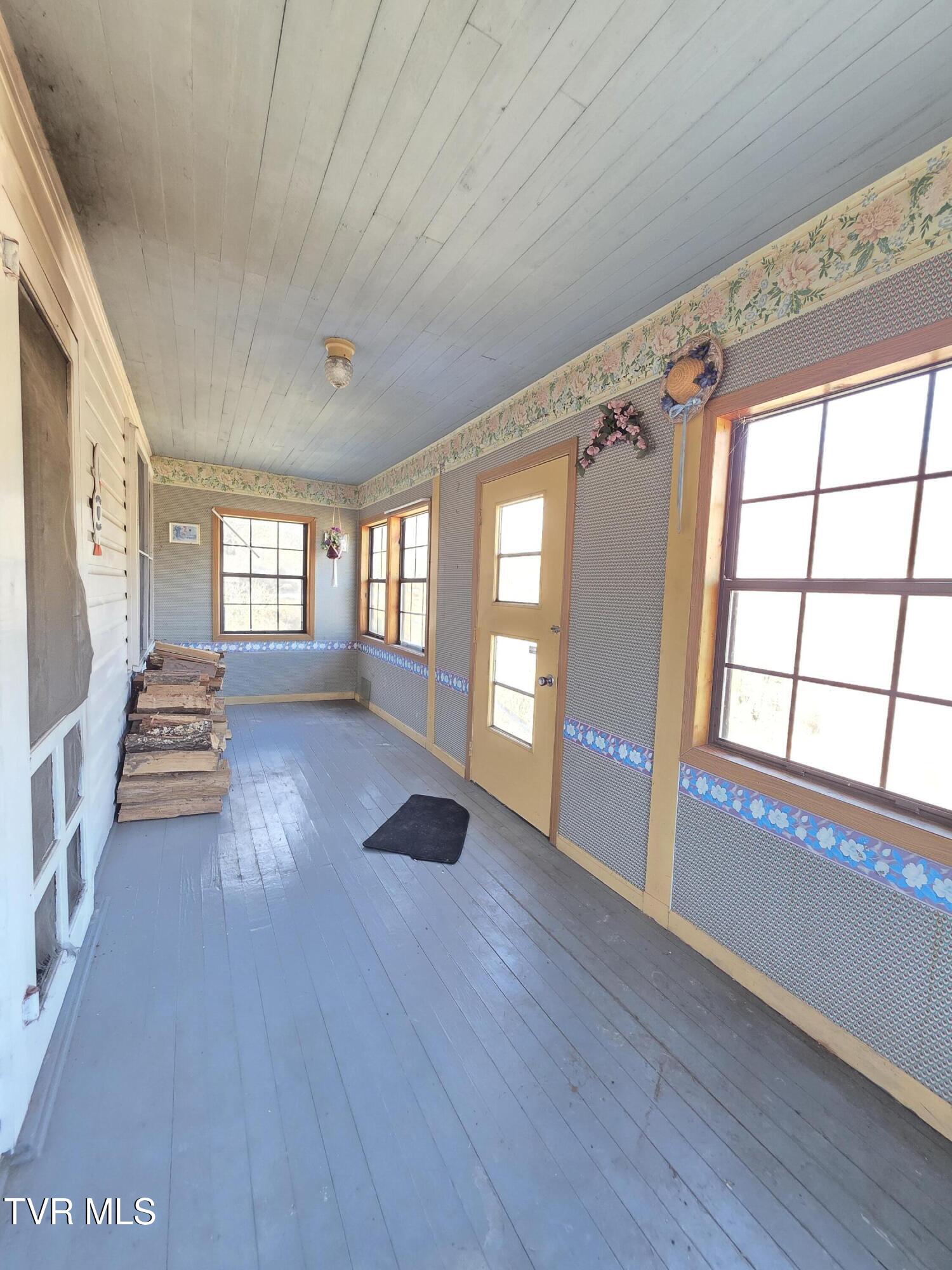 6793 Robinette Valley Road Duffield, VA 24244 - Photo 23 of 27 20260121_120710