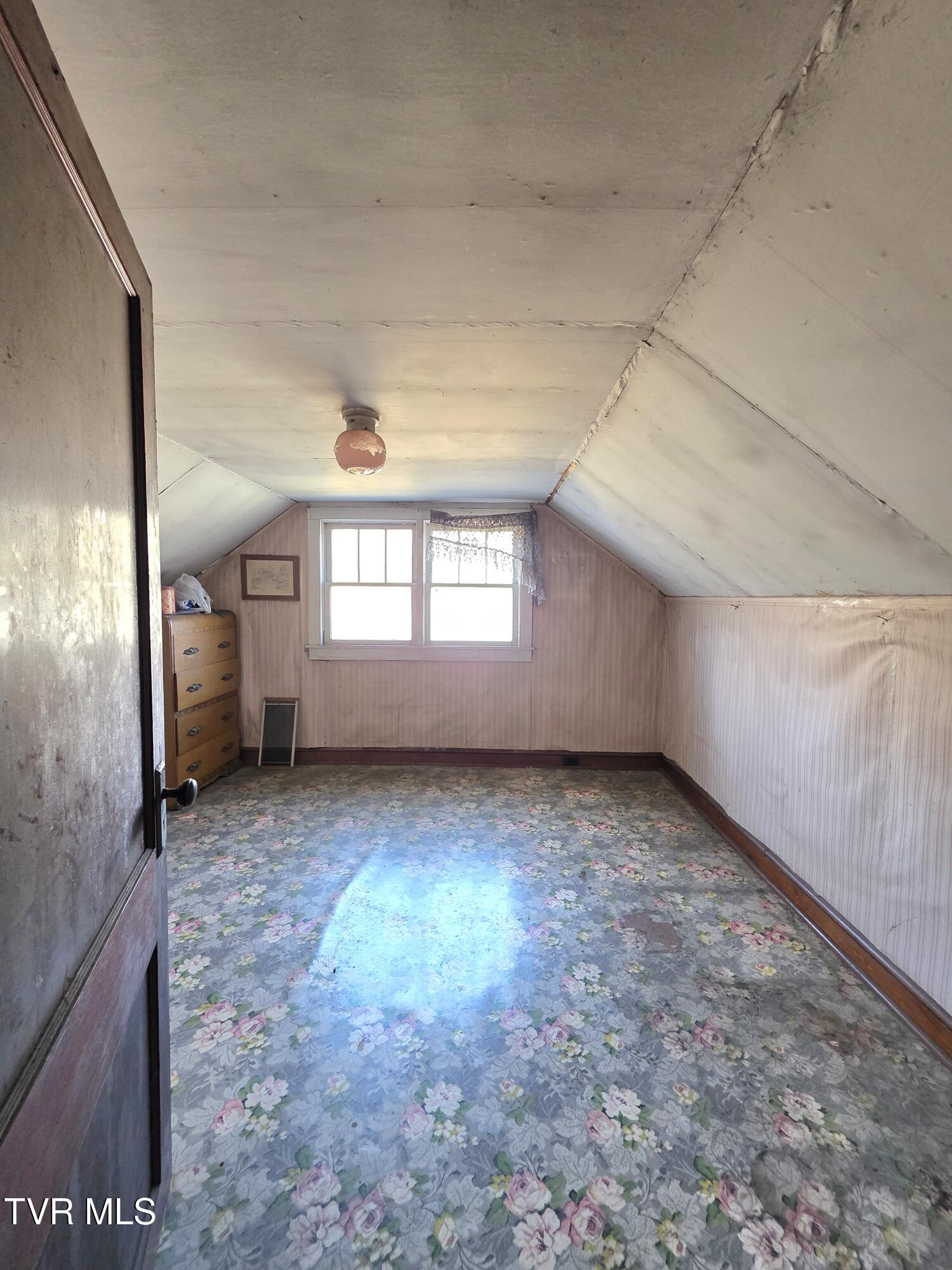 6793 Robinette Valley Road Duffield, VA 24244 - Photo 26 of 27 20260121_120909