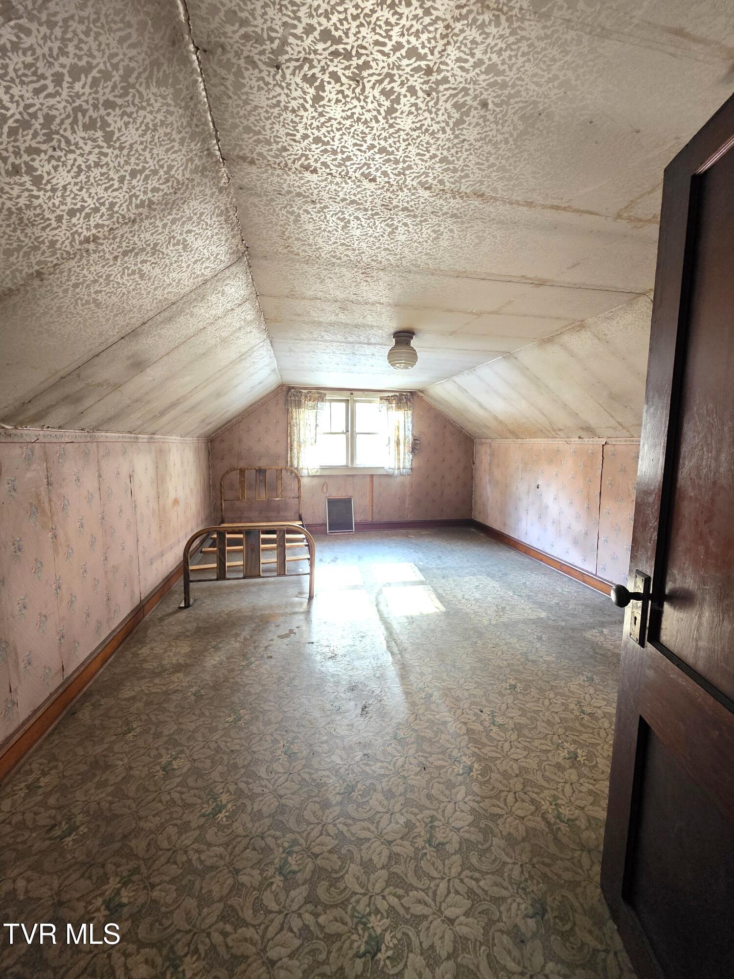 6793 Robinette Valley Road Duffield, VA 24244 - Photo 27 of 27 20260121_120917