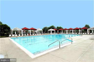 2646 Summers Ridge Drive Odenton, MD 21113 - Photo 26 of 30 Community pool