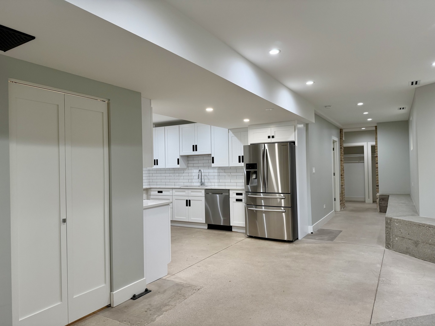 4730 West Grace Street, Unit 3 Chicago, IL 60641 - Photo 3 of 26