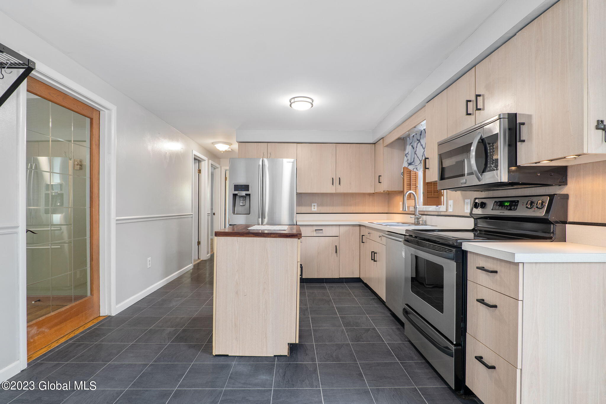 72 Storm Hill Road Pittstown, NY 12094 - Photo 16 of 38 16-web-or-mls-72StormHillRd_16