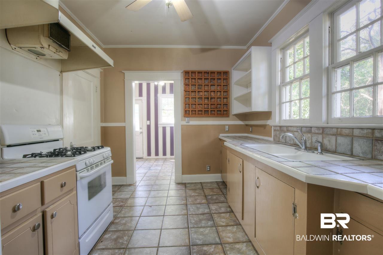 306 George Street Mobile, AL 36604 - Photo 8 of 16
