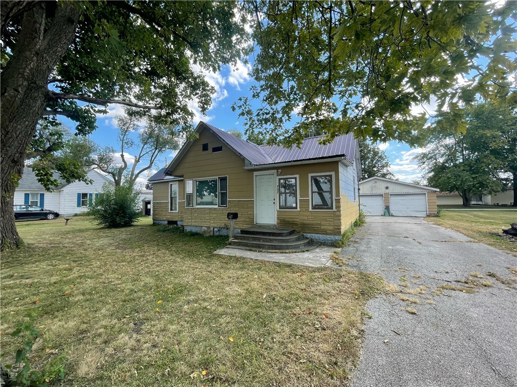 707 East 2nd Street Assumption, IL 62510 - Photo 1 of 22