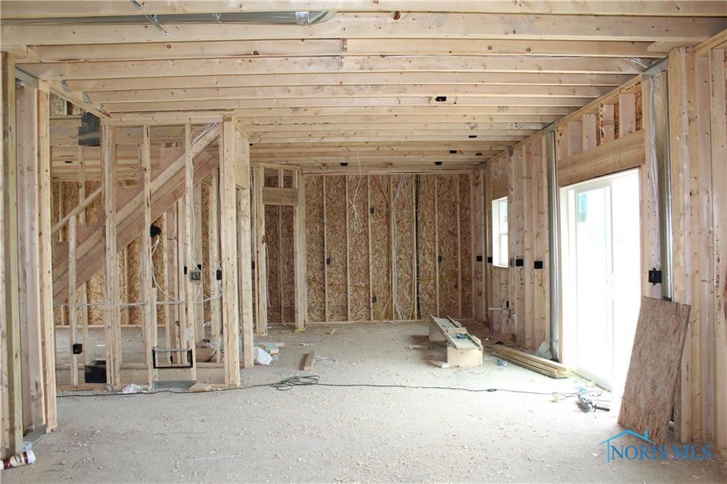 203 Fairchild Road Oregon, OH 43616 - Photo 3 of 12 Photo 3
