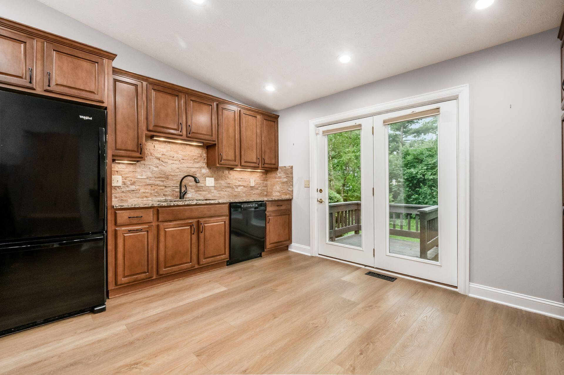 4345 Reed Road Columbus, OH 43220 - Photo 14 of 51 Kitchen/Eating Space