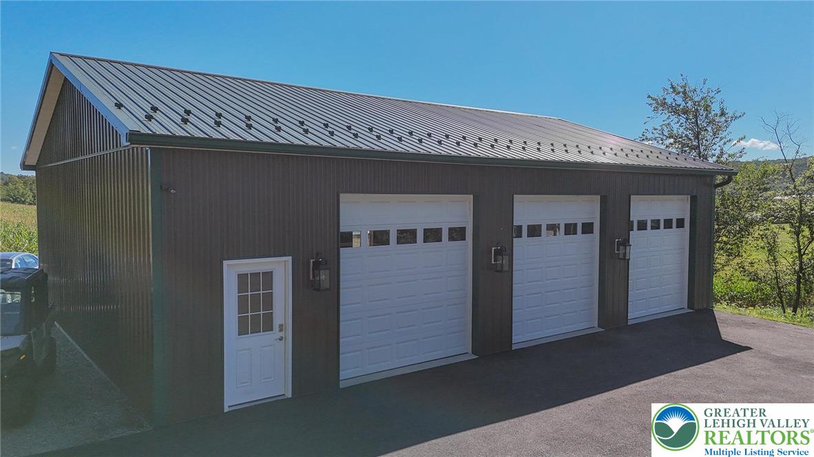 411 Golf Road Tamaqua, PA 18252 - Photo 3 of 76 Gallery Image 3