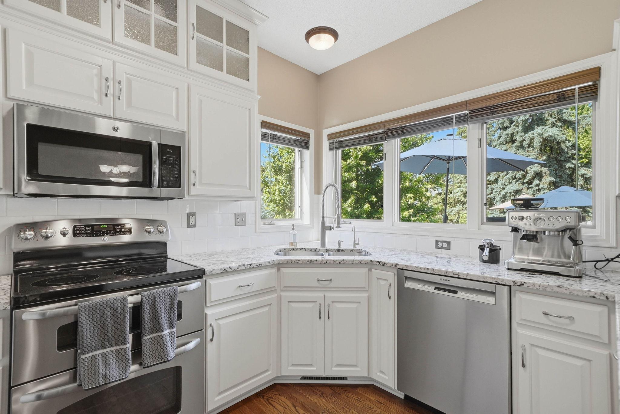9644 Tree Farm Road Eden Prairie, MN 55347 - Photo 4 of 77
