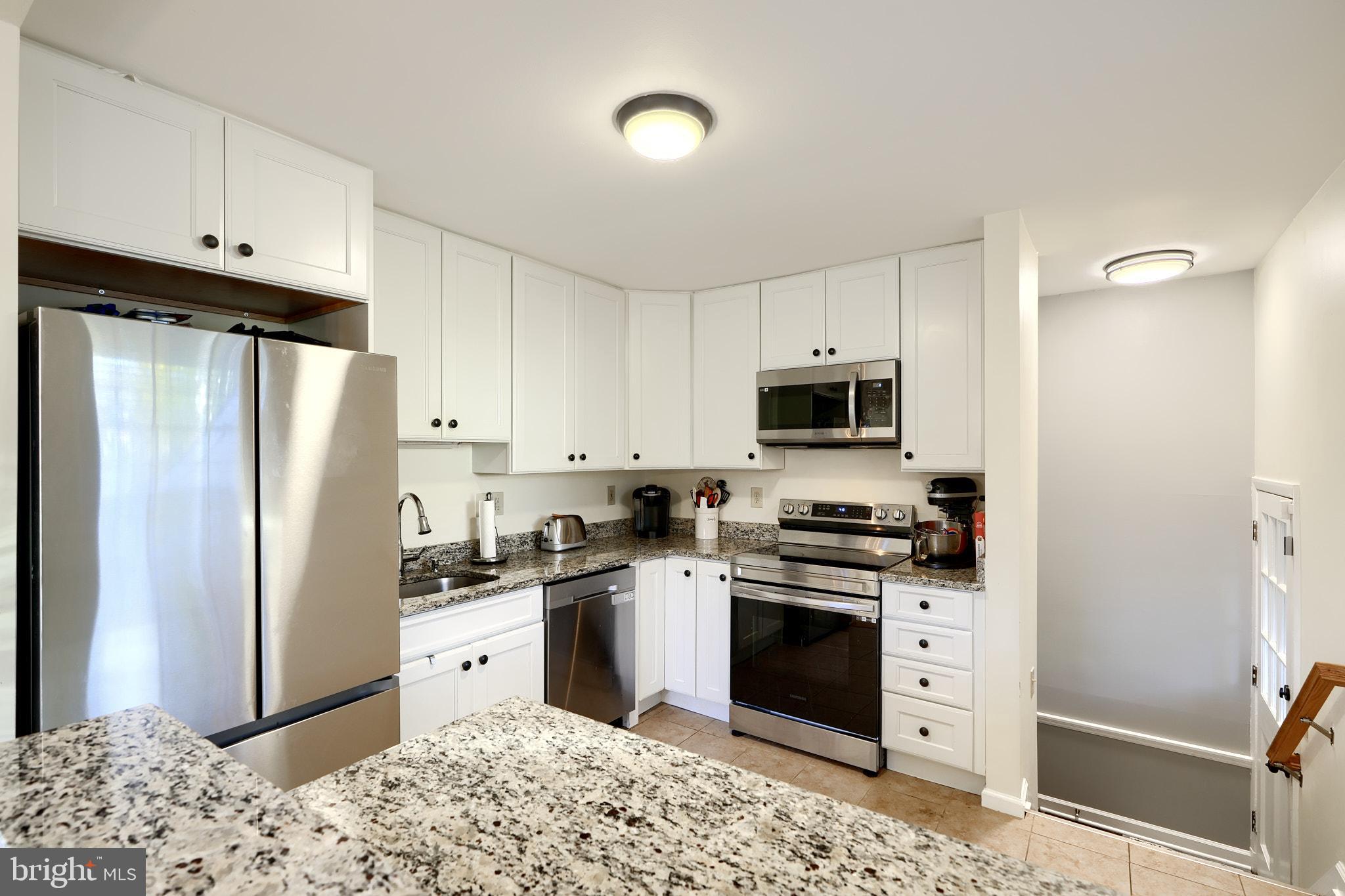 7607 Knollwood Road Towson, MD 21286 - Photo 17 of 46 KITCHEN