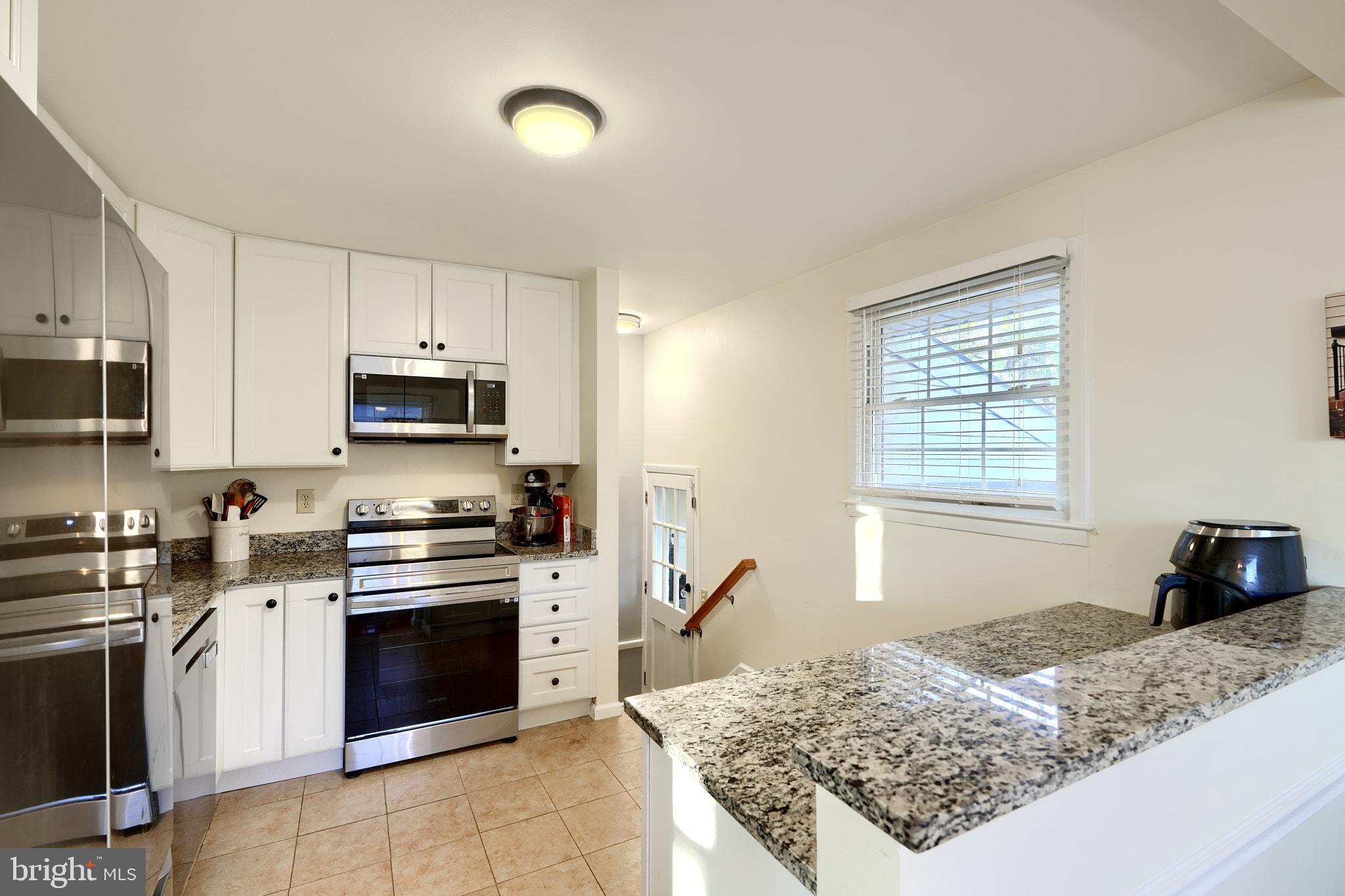 7607 Knollwood Road Towson, MD 21286 - Photo 18 of 46 KITCHEN