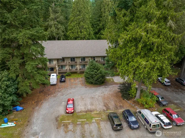 $179,500 | 10433 Mt Baker Highway, Unit 2022A, Glacier, WA 98244