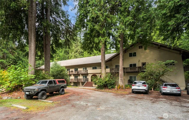 $179,500 | 10433 Mt Baker Highway, Unit 2022A, Glacier, WA 98244