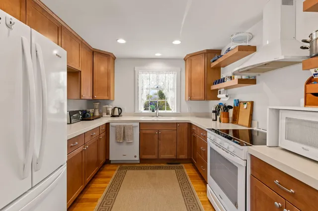 $1,970,000 | 292 Stage Harbor Road, Chatham, MA 02633