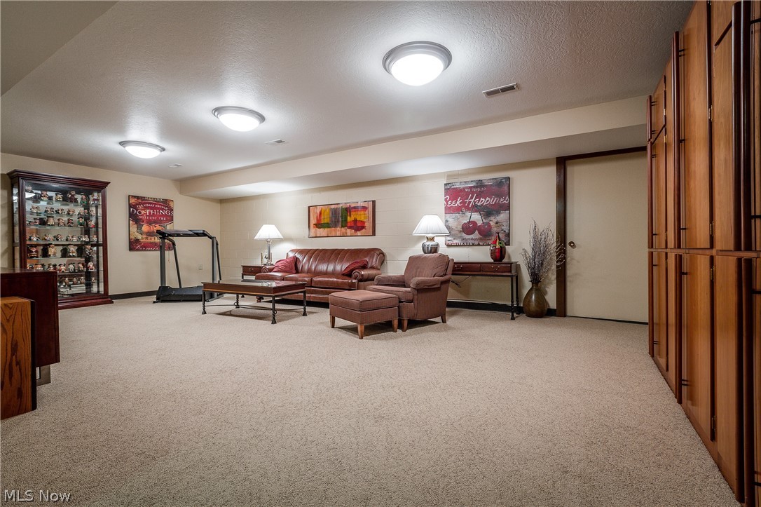 111 South Reeves Avenue Dover, OH 44622 - Photo 25 of 35 Gallery Image 25