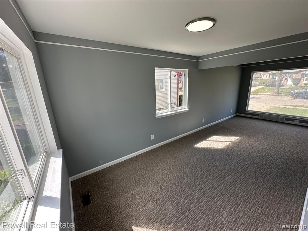 196 Carr Street Pontiac, MI 48342 - Photo 10 of 24