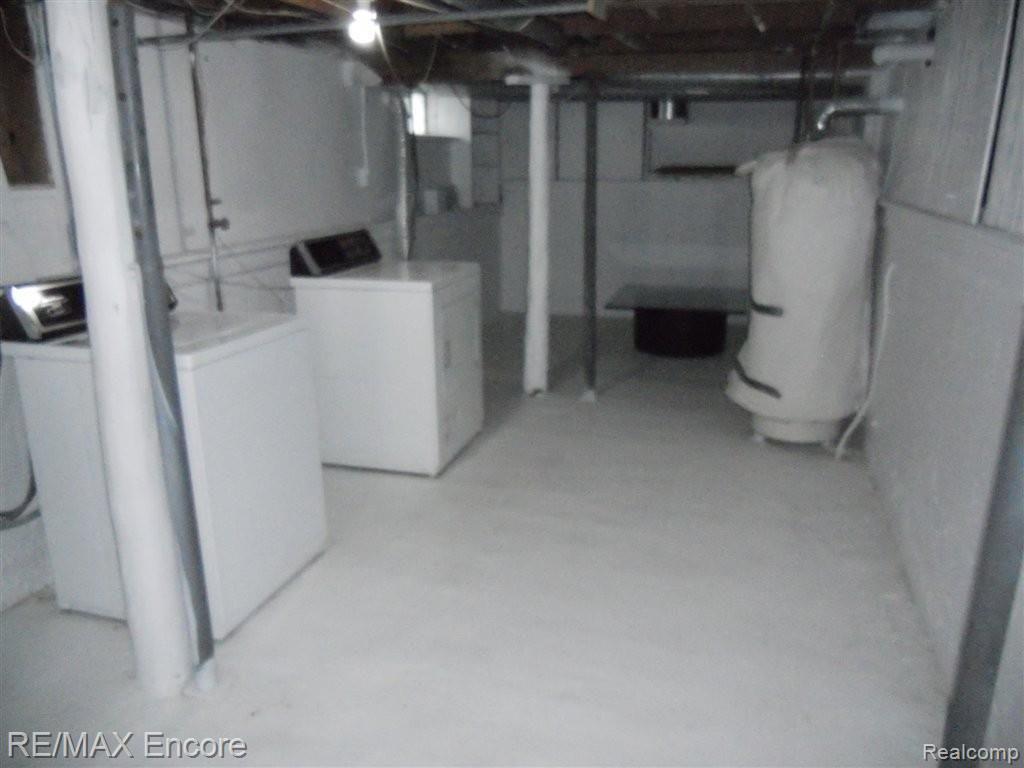 2903 Wisconsin Road Troy, MI 48083 - Photo 13 of 19 24.JPG