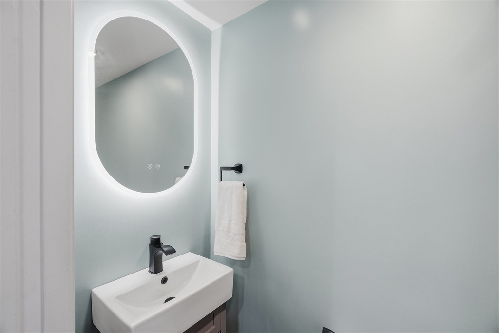 32 Harkaway Road, Unit 32 North Andover, MA 01845 - Photo 11 of 22 Gallery Image 11