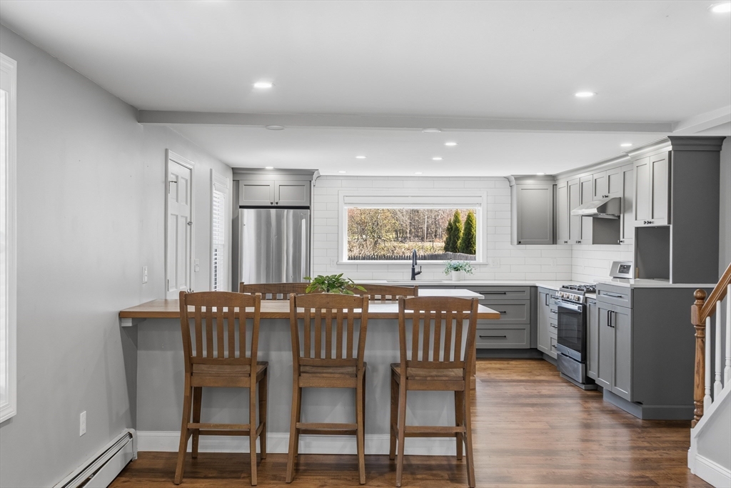 32 Harkaway Road, Unit 32 North Andover, MA 01845 - Photo 4 of 22 Gallery Image 4
