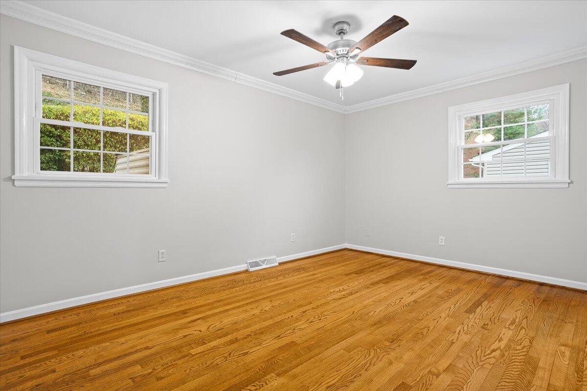 2606 Grandin Road Southwest Roanoke, VA 24015 - Photo 14 of 40 25-2606 Grandin Rd_25
