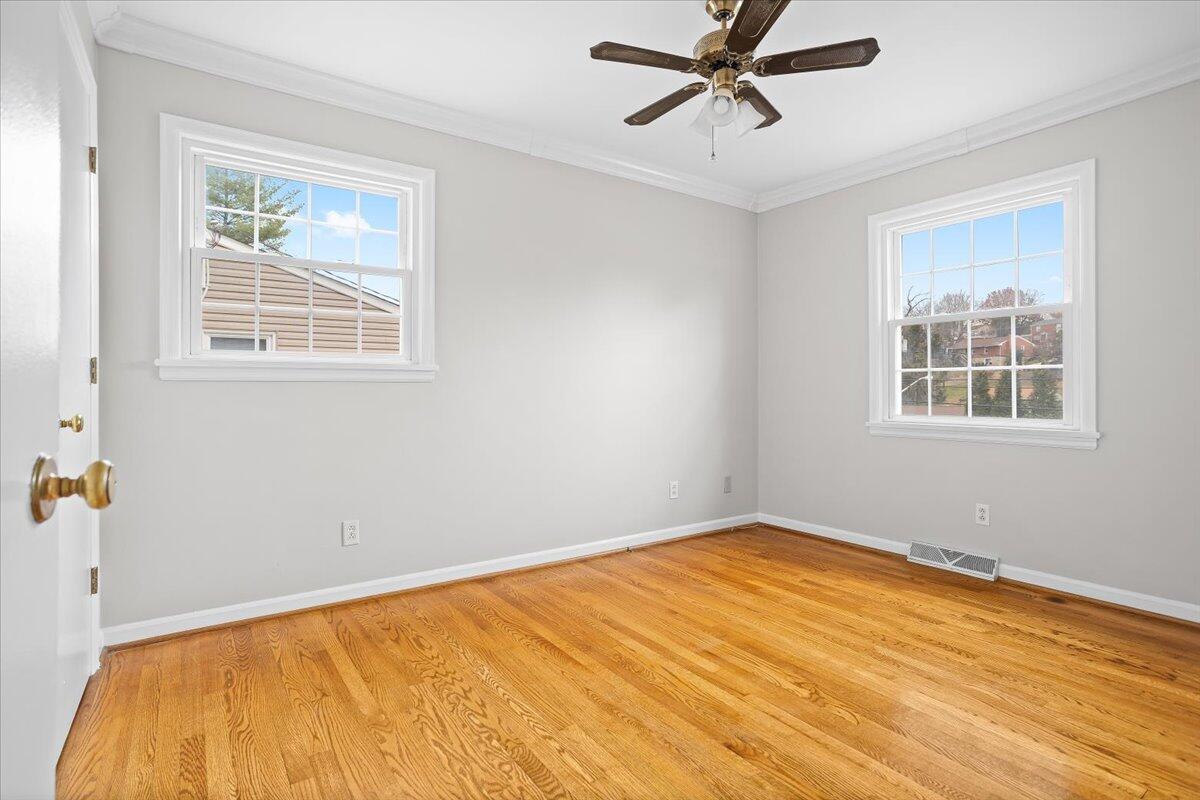 2606 Grandin Road Southwest Roanoke, VA 24015 - Photo 16 of 40 27-2606 Grandin Rd_27