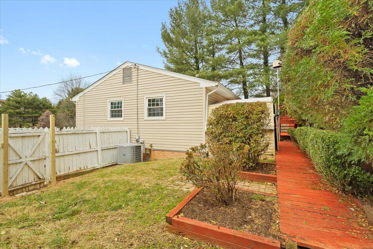 2606 Grandin Road Southwest Roanoke, VA 24015 - Photo 32 of 40 13-2606 Grandin Rd_13