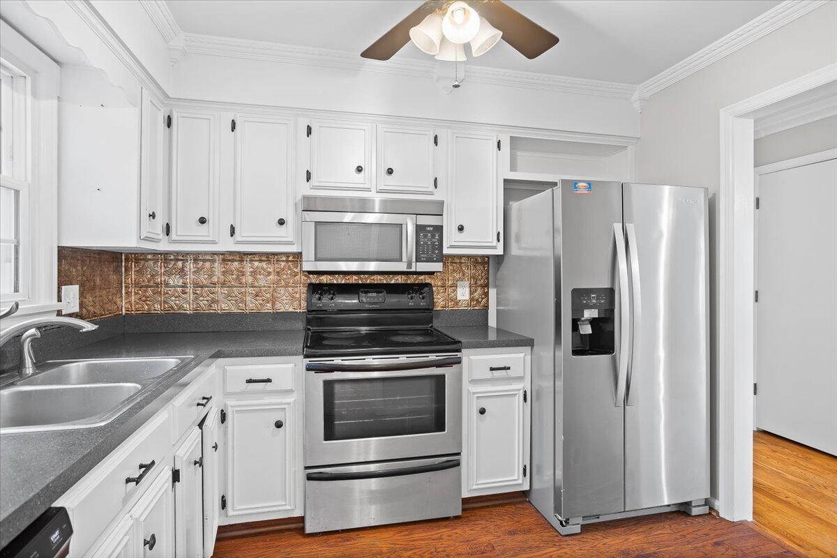 2606 Grandin Road Southwest Roanoke, VA 24015 - Photo 10 of 40 21-2606 Grandin Rd_21