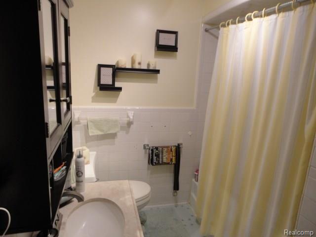 18450 Stephens Road Eastpointe, MI 48021 - Photo 12 of 18 DSC03709.jpg