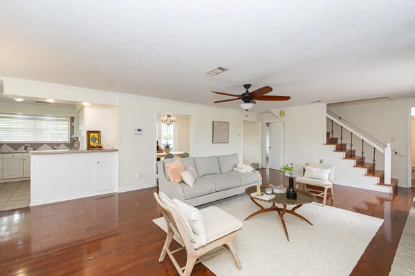$305,000 | 2007 South Rayburn Court, Pasadena, TX 77502
