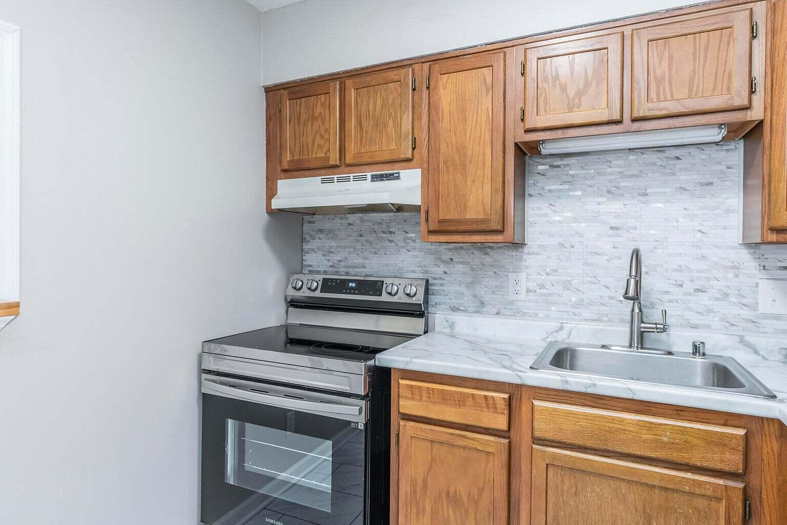 1032 Armstrong Mill Road, Unit D Lexington, KY 40517 - Photo 8 of 14 1032 Armstrong Mill Rd 7