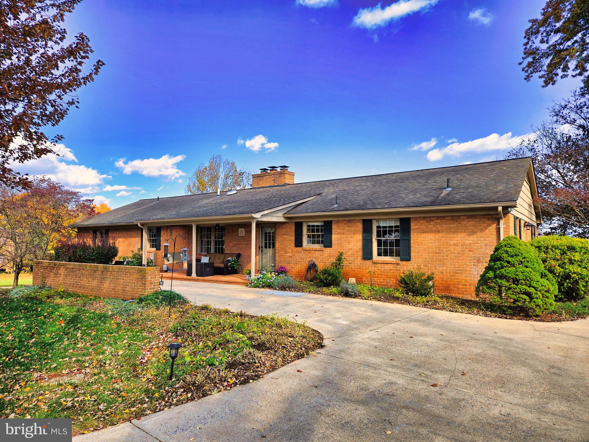 174 Rorrer Circle Harrisonburg, VA 22801 - Photo 6 of 52 front view of a house with a yard