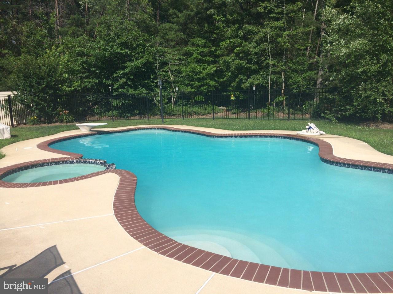Chlorine with Sand Filtration System