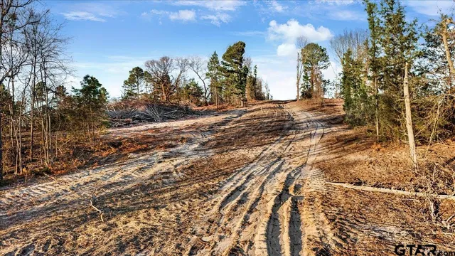 a view of a houses with a yard