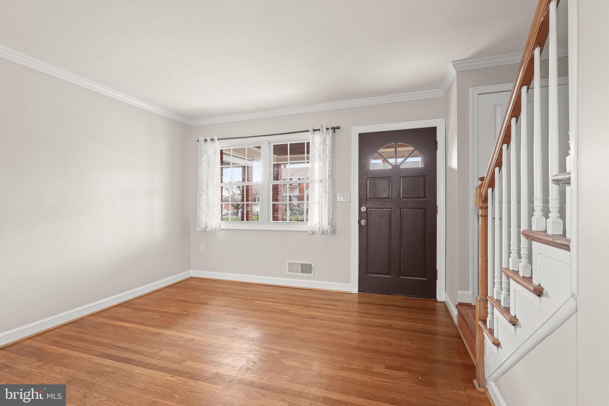 2812 Moorgate Road Dundalk, MD 21222 - Photo 7 of 63 Living Room