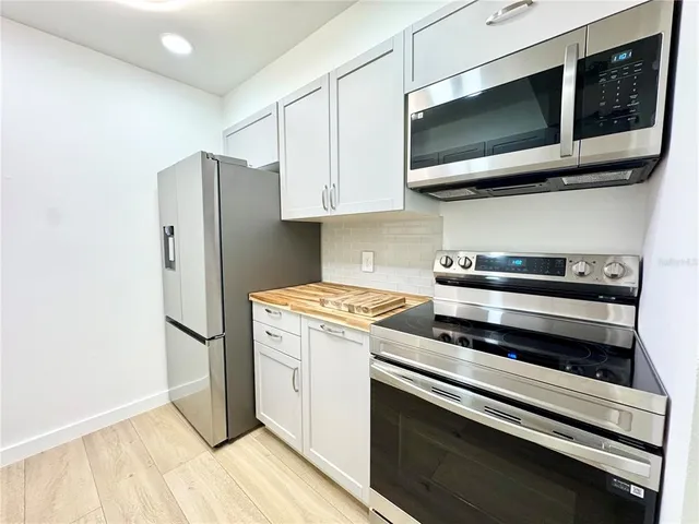 $2,500 | 9205 Tudor Drive, Unit C208, Tampa, FL 33615