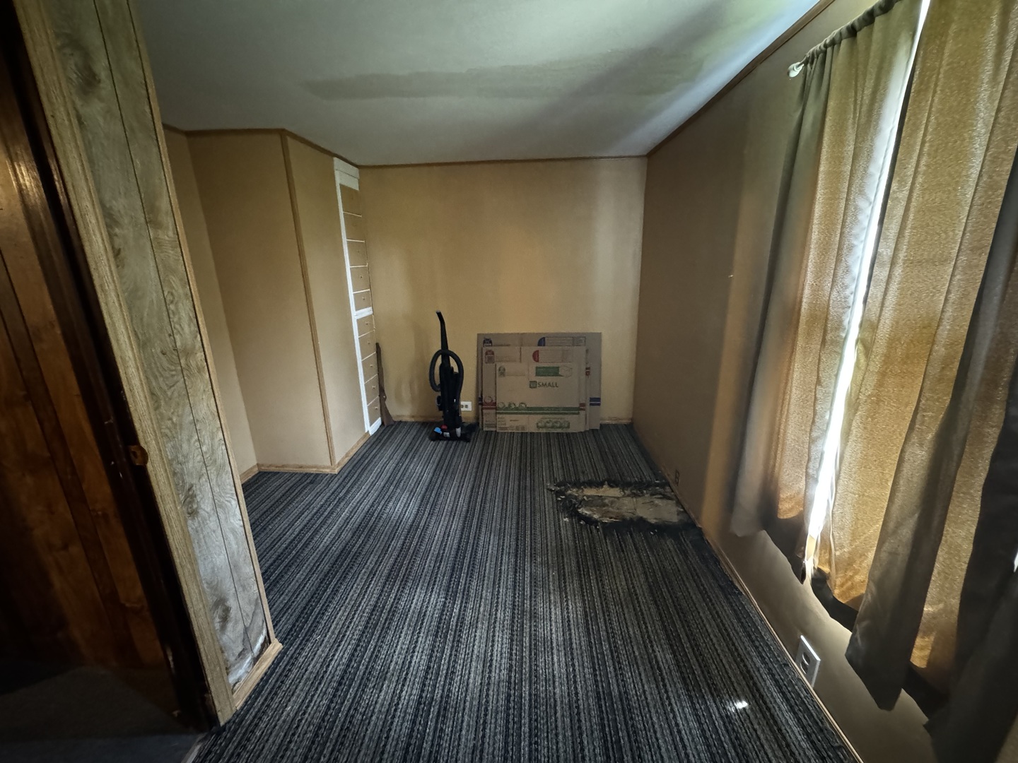 545 North Division Street Du Quoin, IL 62832 - Photo 14 of 17 a view of a room with wooden floor and staircase