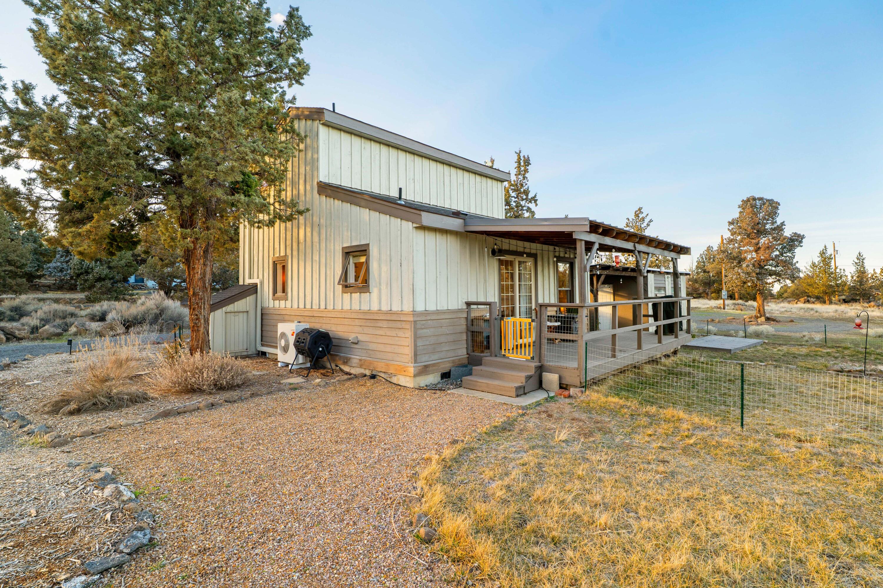 21150 Southwest Gift Road Bend, OR 97703 - Photo 28 of 47 Exterior