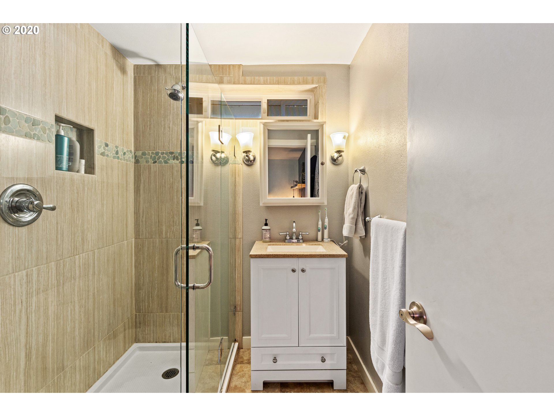 5740 Southwest Pendleton Street Portland, OR 97221 - Photo 17 of 32 Bathroom, Attached