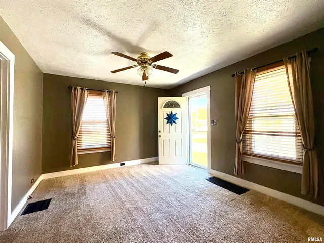 $129,900 | 865 West Superior Avenue, Jacksonville, IL 62650