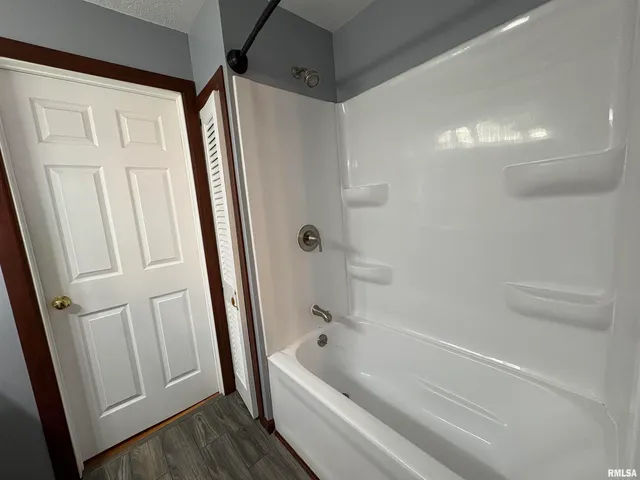 $129,900 | 865 West Superior Avenue, Jacksonville, IL 62650